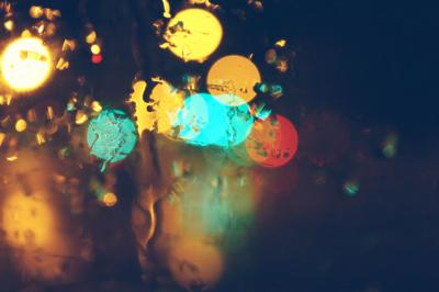 20120305053704-rainy-night-street-light-bokeh-by-dyingbeautystock.jpg